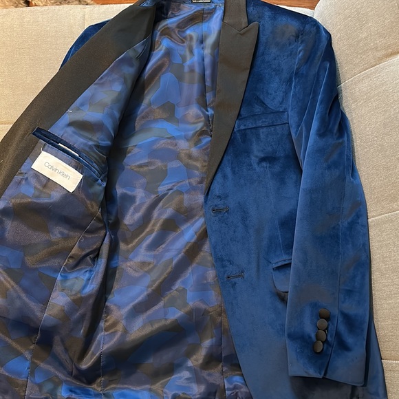 Calvin Klein Blue Velvet Dinner Jacket - Picture 3 of 6